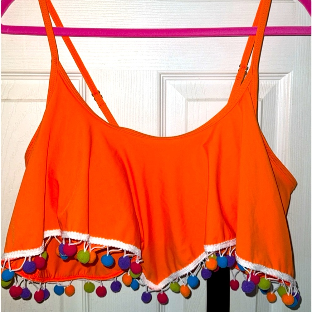 NWT bikini top.